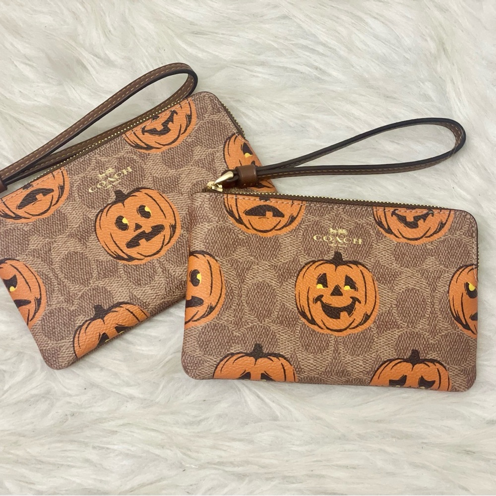 NWT Coach Corner Zip Wristlet In Signature Canvas With Halloween Print CCL20 - Picture 11 of 11